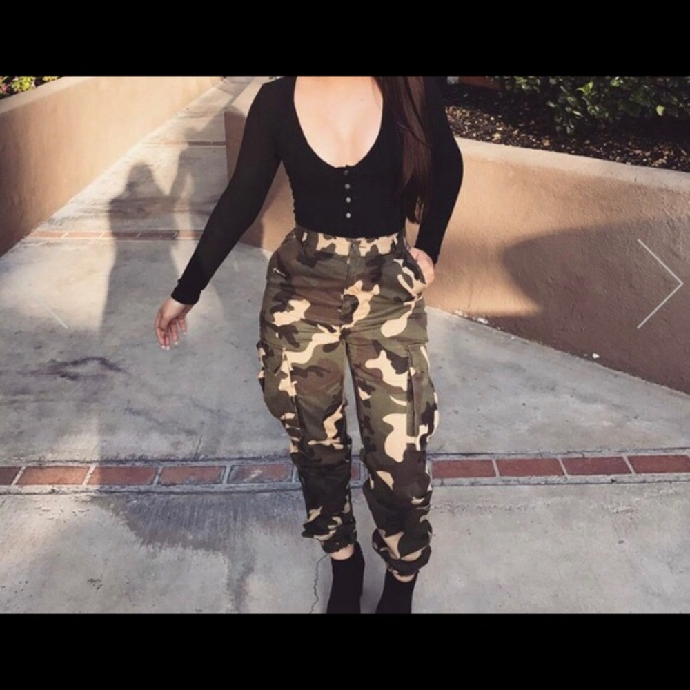 Cargo camo pants